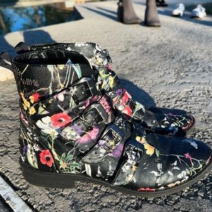 Steve Madden Floral Ankle Boot